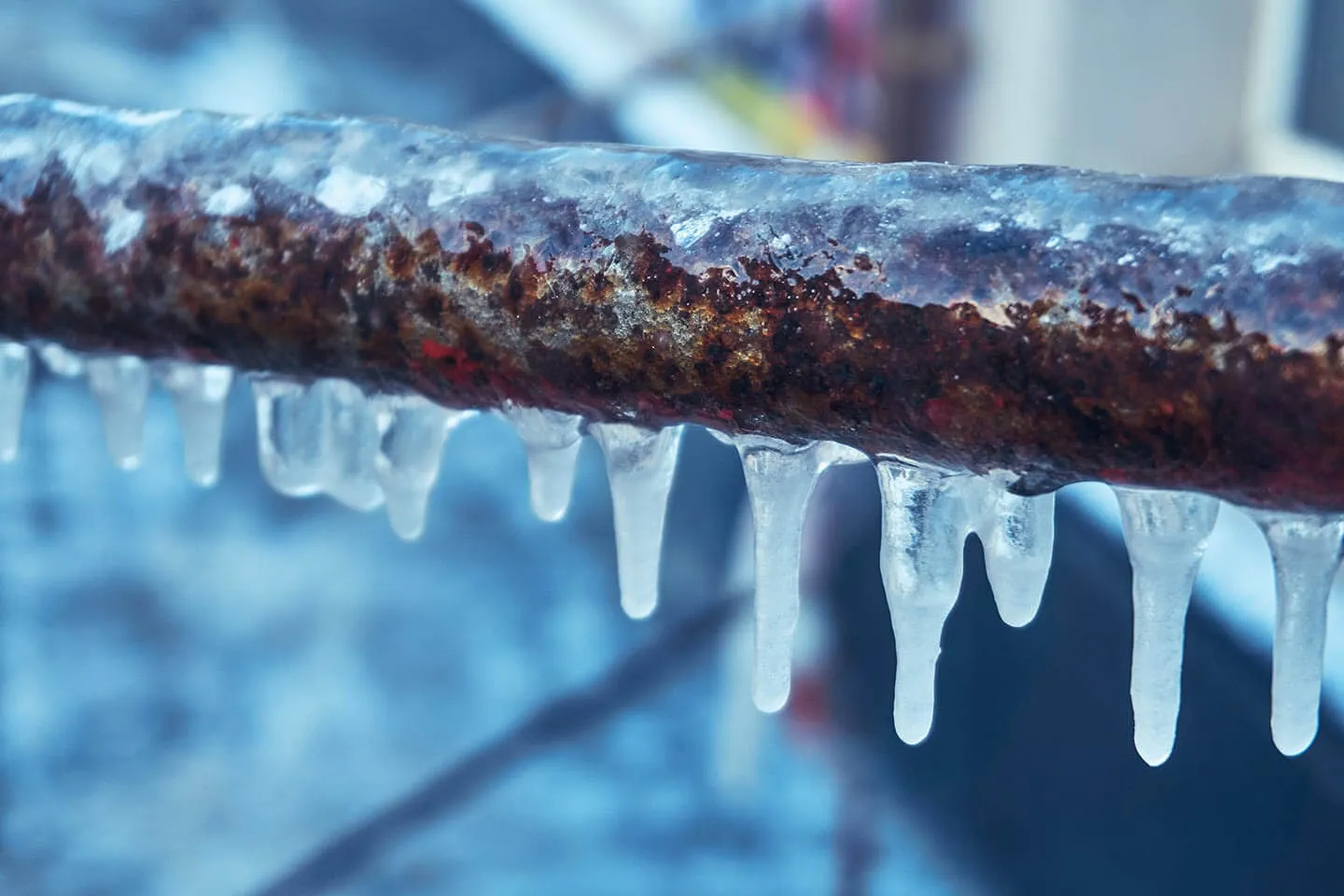 how to prevent frozen pipes in litchfield illinois